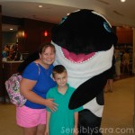 Sara and J with Shamu | SensiblySara.com