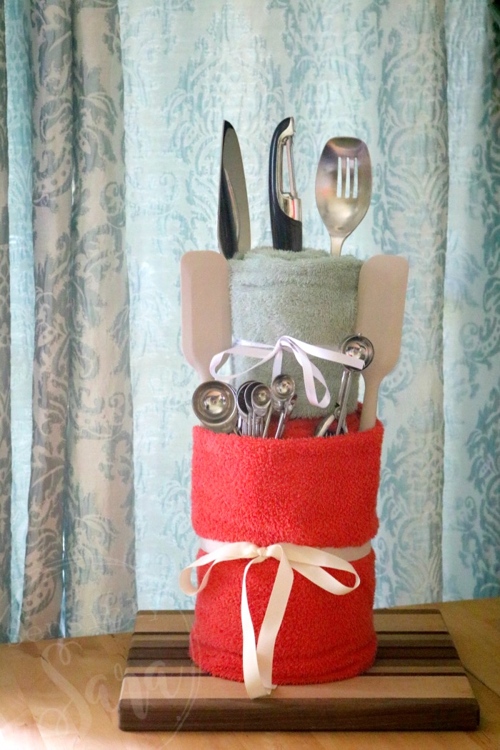 How to Make a Towel Cake Gift | SensiblySara.com