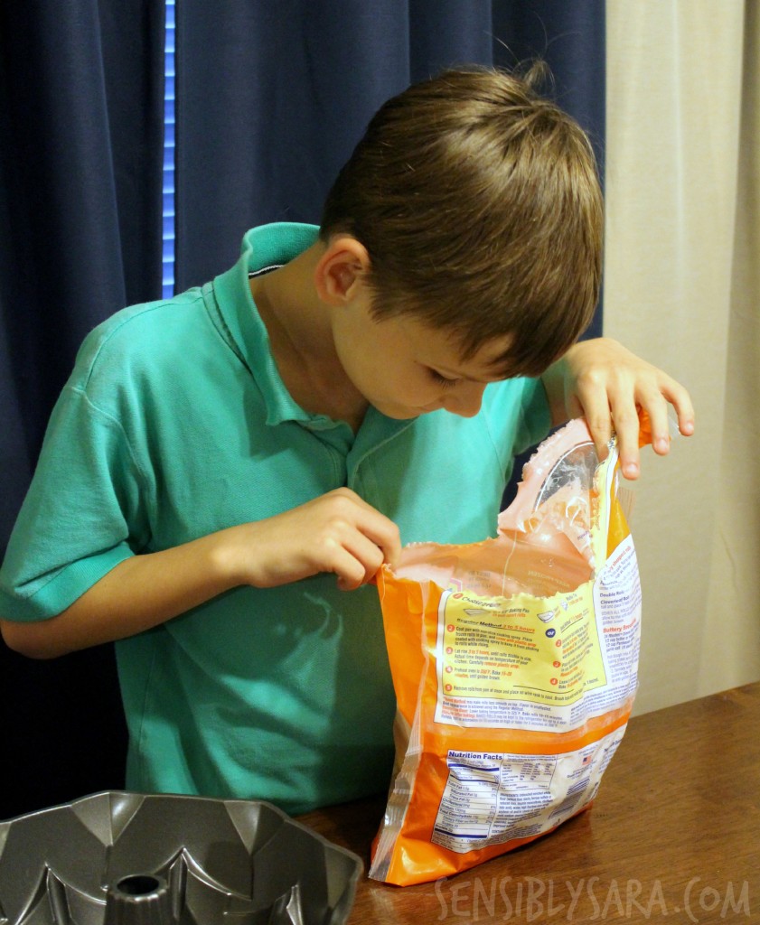 KITK - Making Pull Apart Bread | SensiblySara.com