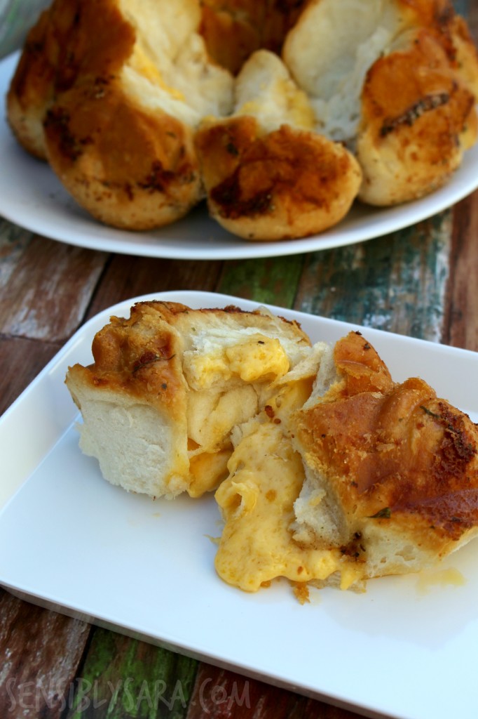 Grilled Cheese Pull Apart Bread Close-Up | SensiblySara.com