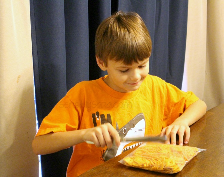 Kids in the Kitchen: Chopping Cheez-Its | SensiblySara.com
