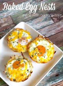 Baked Eggs in a Hash Brown Nest #GoldRichYolk
