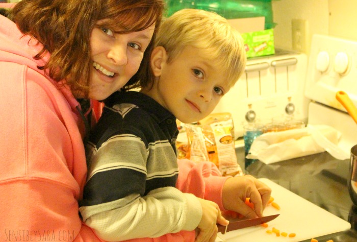 Kids in the Kitchen: Learning to Chop | SensiblySara.com