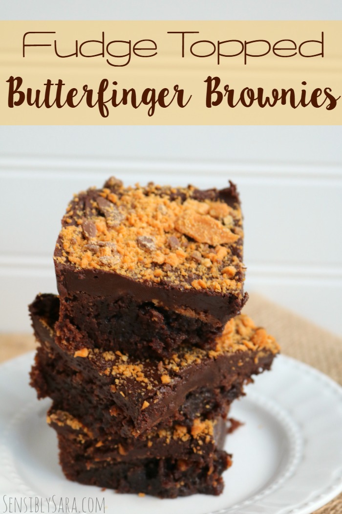 Fudge Topped Butterfinger Brownies | SensiblySara.com
