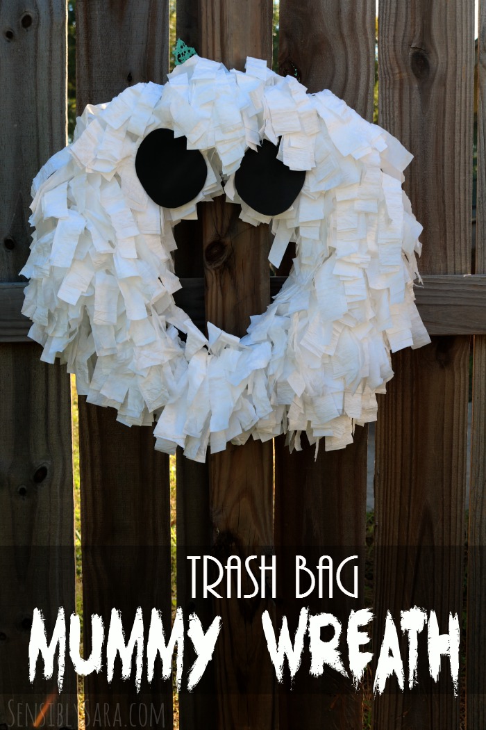 Trash Bag Mummy Wreath | SensiblySara.com