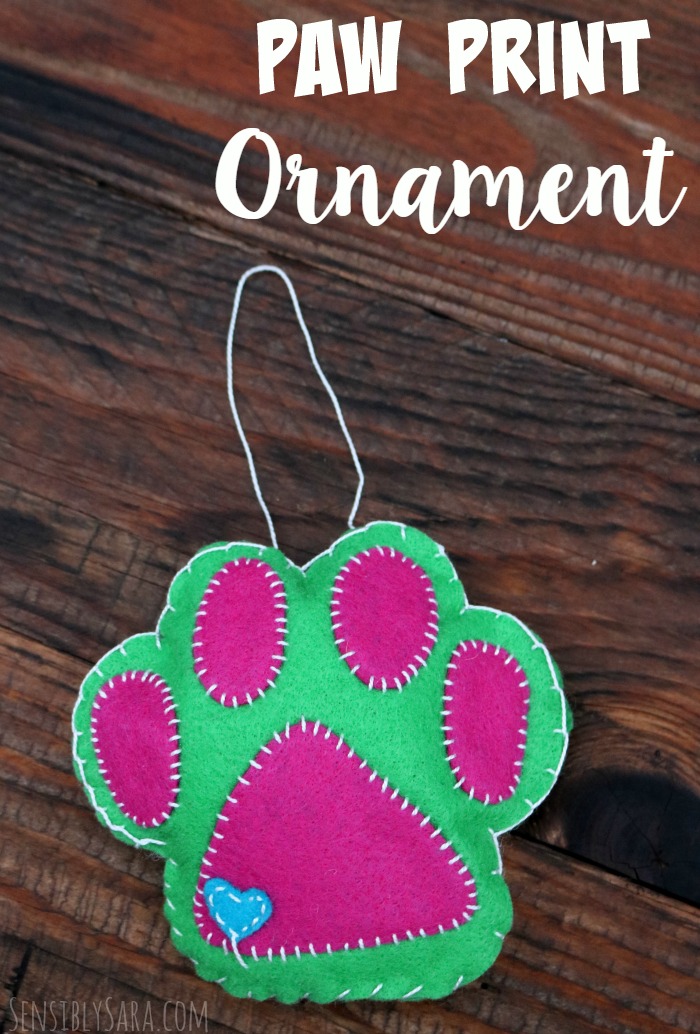 Felt Paw Print Ornament | SensiblySara.com