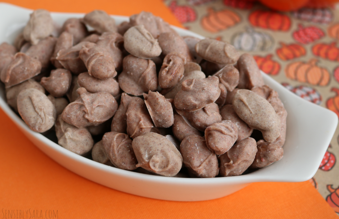 Dipped Pumpkin Spice Almonds | SensiblySara.com