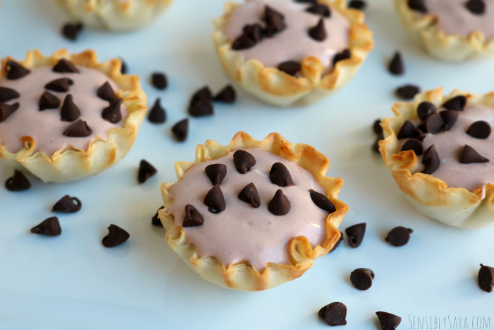 Skinny Chocolate Tarts with Chocolate Cream Cheese Mousse | SensiblySara.com