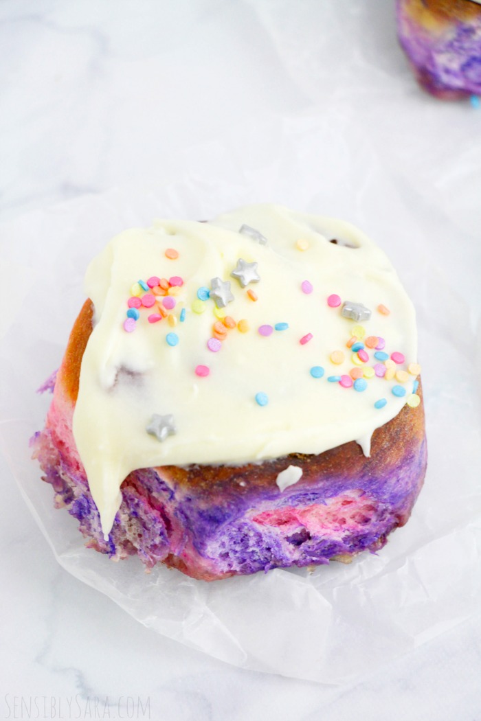 unicorn cinnamon rolls | SensiblySara.com