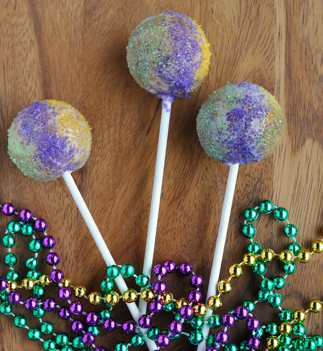 King Cake Pops Recipe for Mardi Gras | SensiblySara.com
