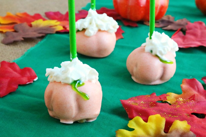 Pumpkin Cake Pops Tutorial | SensiblySara.com