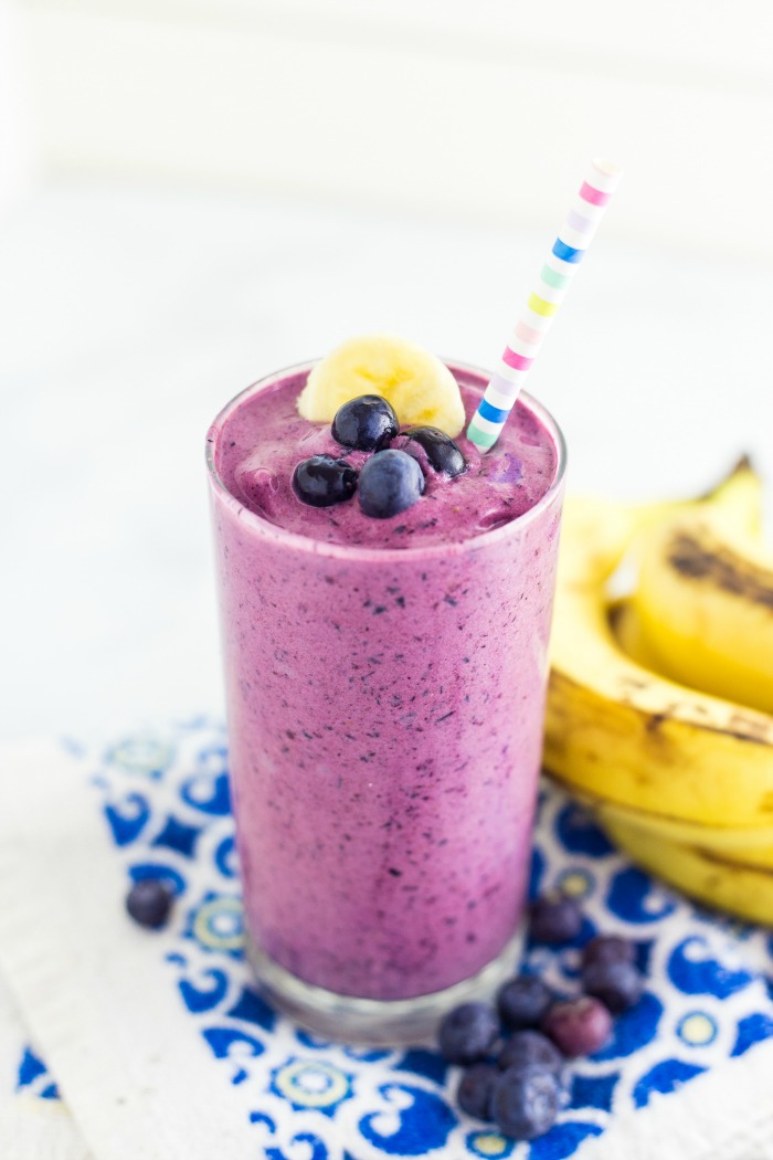 How to Make the Perfect Blueberry Banana Smoothie | SensiblySara.com
