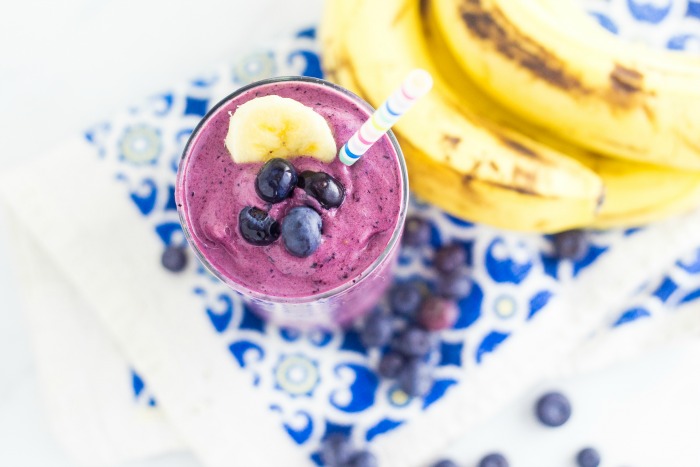 Blueberry Banana Smoothie Recipe | SensiblySara.com