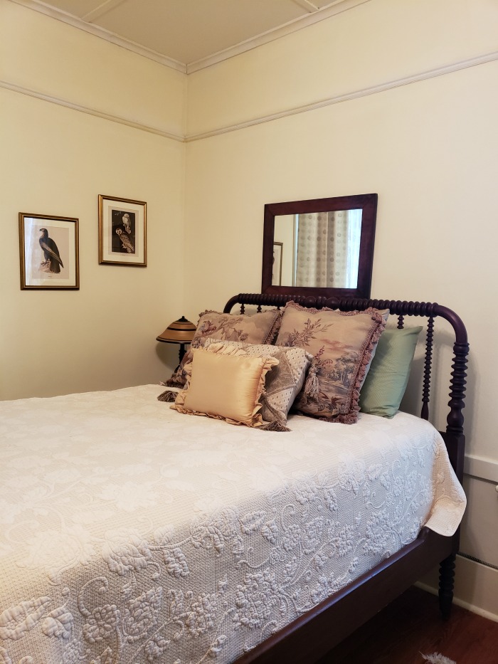 Historic Bed and Breakfast in Gonzales, TX | SensiblySara.com