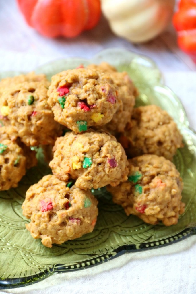 Pumpkin Spice Oatmeal Cookies Recipe | SensiblySara.com