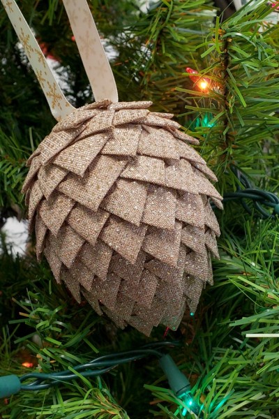 DIY Pine Cone Ornament Gift Idea | SensiblySara.com