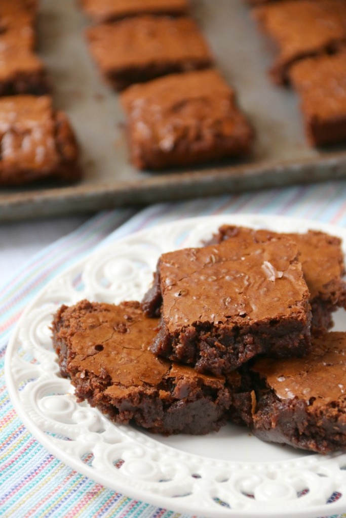 Easy Paleo Brownie Recipe | SensiblySara.com