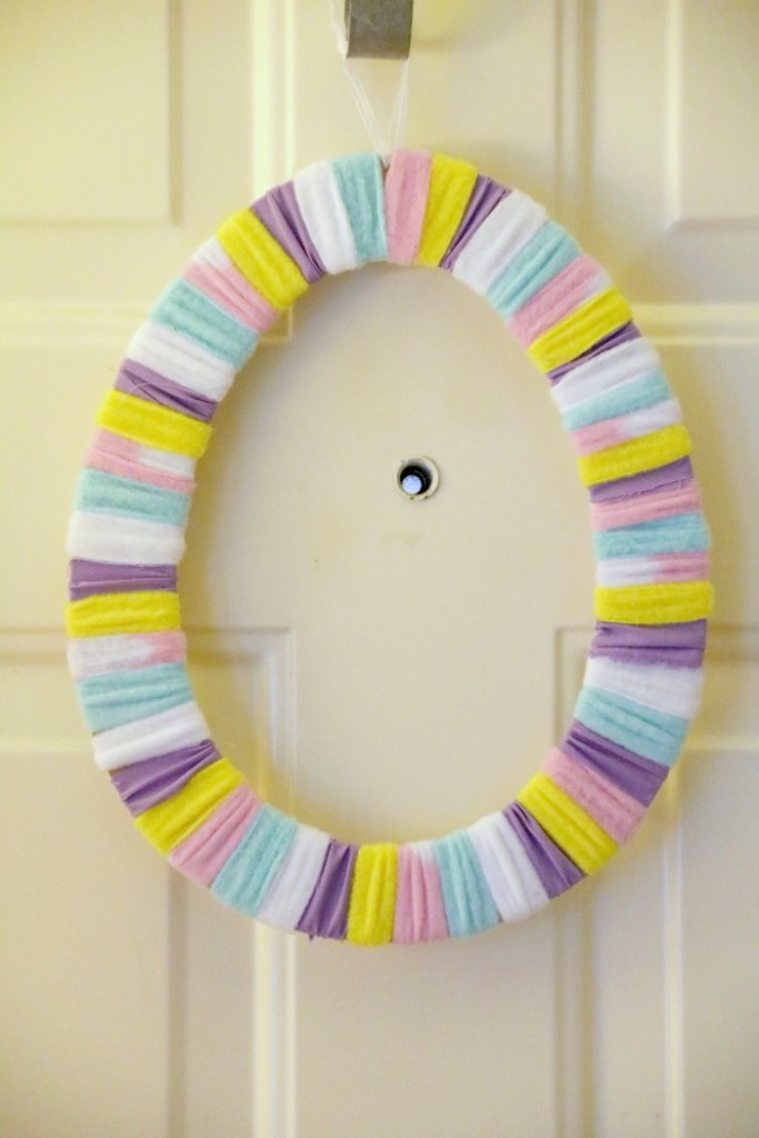 Easter Egg Rag Wreath | SensiblySara.com