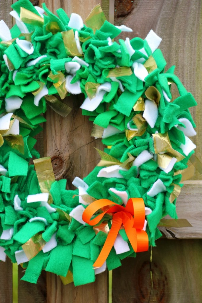 St. Patrick's Day Rag Wreath | SensiblySara.com