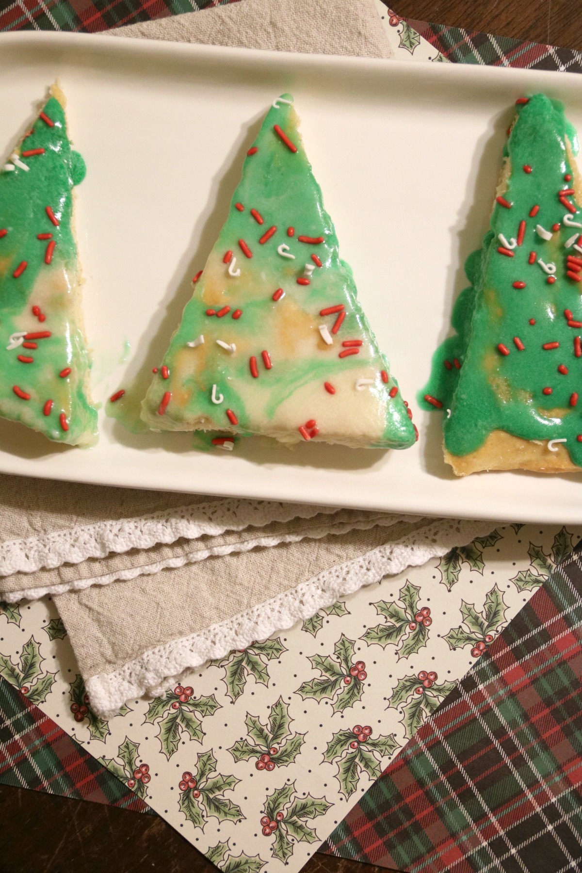 triangle christmas cookies